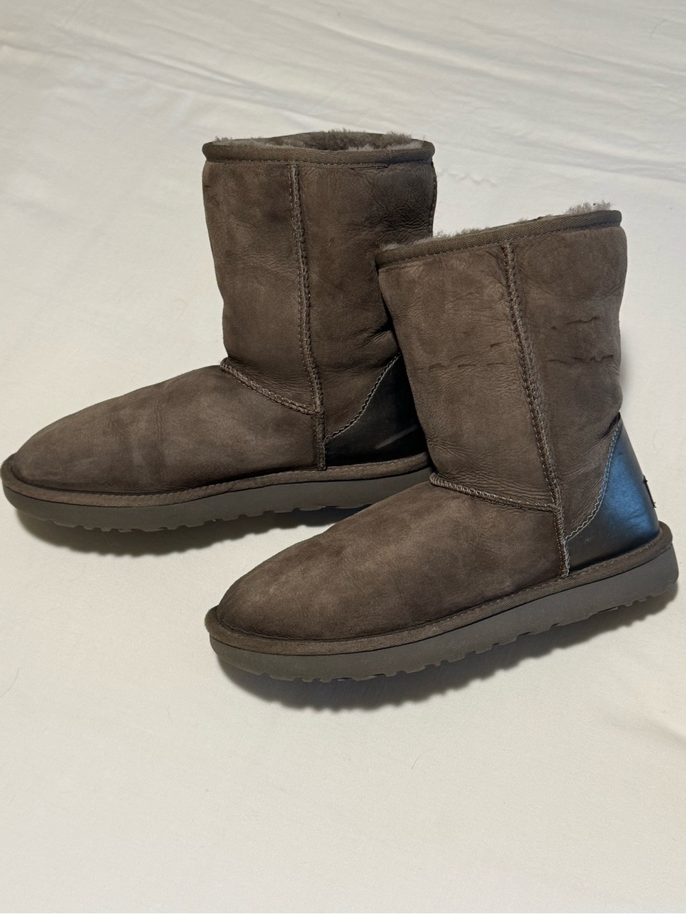 UGG Classic Short Boot - Brown Suede